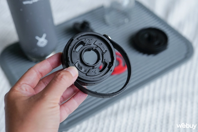 Trong hàng ngàn loại bình giữ nhiệt, tôi chỉ chọn loại có nắp đậy "tháo lắp như Lego" chỉ bởi một lý do này- Ảnh 10. Trong hàng ngàn loại bình giữ nhiệt, tôi chỉ chọn loại có nắp đậy "tháo lắp như Lego" chỉ bởi một lý do này- Ảnh 10.