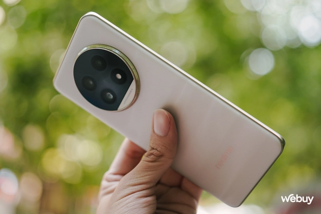 Smartphone này giá chỉ 6,9 triệu có thiết kế đẹp, camera 50MP chất lượng, pin 5.200mAh, chip Snapdragon 7s Gen 2- Ảnh 4. Smartphone này giá chỉ 6,9 triệu có thiết kế đẹp, camera 50MP chất lượng, pin 5.200mAh, chip Snapdragon 7s Gen 2- Ảnh 4.