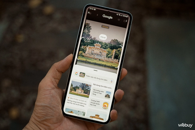 Mang Galaxy Z Flip6 vi vu Huế: Vui, tiện, có 3 tính năng AI vô cùng “được việc”- Ảnh 1. Mang Galaxy Z Flip6 vi vu Huế: Vui, tiện, có 3 tính năng AI vô cùng “được việc”- Ảnh 1.