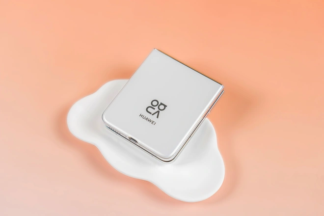 Cận cảnh Huawei nova Flip: Thiết kế mỏng nhẹ, bản lề bền bỉ, màn hình phụ hơi nhỏ tí nhưng vẫn ổn, giá rẻ hơn Xiaomi MIX Flip- Ảnh 24. Cận cảnh Huawei nova Flip: Thiết kế mỏng nhẹ, bản lề bền bỉ, màn hình phụ hơi nhỏ tí nhưng vẫn ổn, giá rẻ hơn Xiaomi MIX Flip- Ảnh 24.