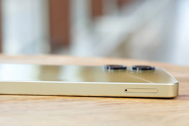 Ảnh thực tế điện thoại Samsung giá chỉ hơn 3 triệu đồng: Thiết kế đẹp mắt, camera 50MP, pin 5.000mAh- Ảnh 6. Ảnh thực tế điện thoại Samsung giá chỉ hơn 3 triệu đồng: Thiết kế đẹp mắt, camera 50MP, pin 5.000mAh- Ảnh 6.