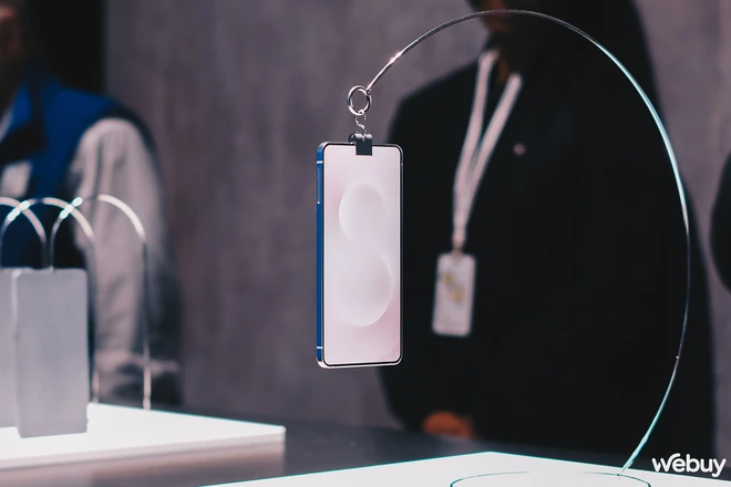 Hé lộ thông số camera ấn tượng của Galaxy S25 Edge- Ảnh 3. Hé lộ thông số camera ấn tượng của Galaxy S25 Edge- Ảnh 3.