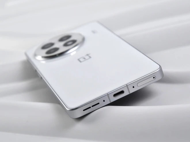 Đây là điện thoại Snapdragon 8 Elite, pin 6.100mAh giá rẻ nhất thế giới, chỉ hơn 11 triệu đồng- Ảnh 4. Đây là điện thoại Snapdragon 8 Elite, pin 6.100mAh giá rẻ nhất thế giới, chỉ hơn 11 triệu đồng- Ảnh 4.