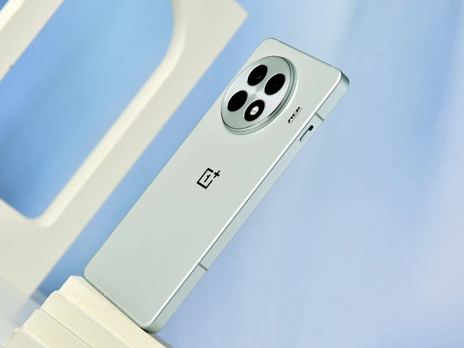 Đây là điện thoại Snapdragon 8 Elite, pin 6.100mAh giá rẻ nhất thế giới, chỉ hơn 11 triệu đồng- Ảnh 24. Đây là điện thoại Snapdragon 8 Elite, pin 6.100mAh giá rẻ nhất thế giới, chỉ hơn 11 triệu đồng- Ảnh 24.