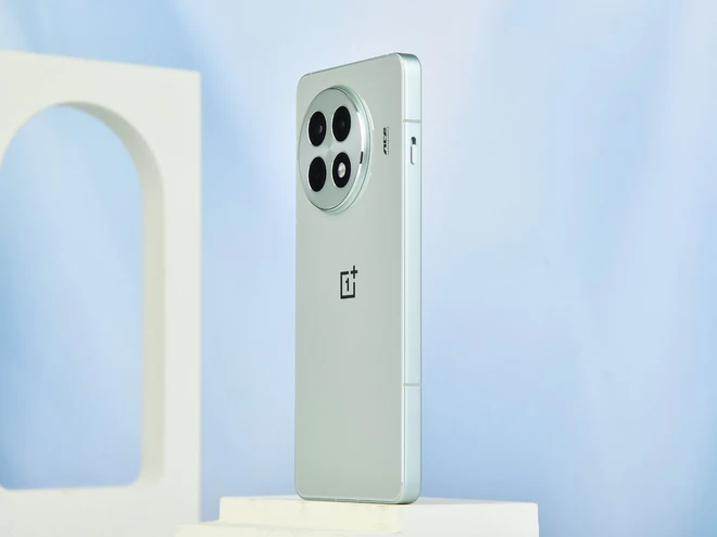 Đây là điện thoại Snapdragon 8 Elite, pin 6.100mAh giá rẻ nhất thế giới, chỉ hơn 11 triệu đồng- Ảnh 17. Đây là điện thoại Snapdragon 8 Elite, pin 6.100mAh giá rẻ nhất thế giới, chỉ hơn 11 triệu đồng- Ảnh 17.