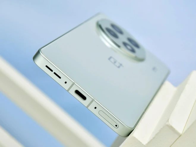 Đây là điện thoại Snapdragon 8 Elite, pin 6.100mAh giá rẻ nhất thế giới, chỉ hơn 11 triệu đồng- Ảnh 20. Đây là điện thoại Snapdragon 8 Elite, pin 6.100mAh giá rẻ nhất thế giới, chỉ hơn 11 triệu đồng- Ảnh 20.