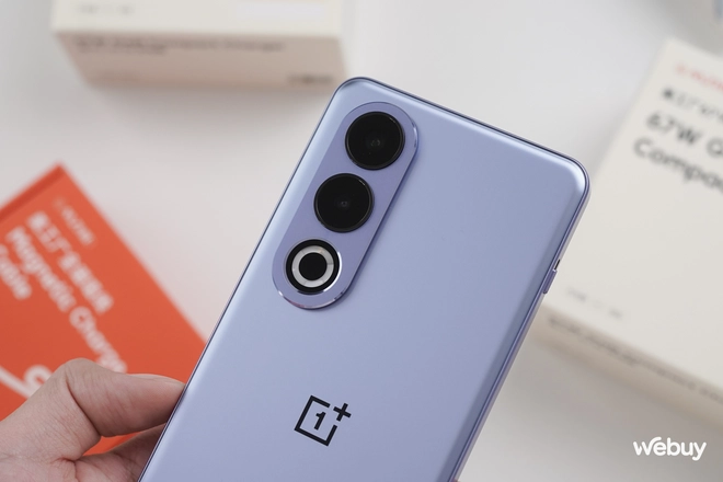 Smartphone này thiết kế cao cấp, chip Snapdragon 7+ Gen 3, camera chụp đẹp, pin 5.500mAh mà giá chỉ hơn 6 triệu đồng, ra Tết "sắm" luôn để trải nghiệm- Ảnh 4. Smartphone này thiết kế cao cấp, chip Snapdragon 7+ Gen 3, camera chụp đẹp, pin 5.500mAh mà giá chỉ hơn 6 triệu đồng, ra Tết "sắm" luôn để trải nghiệm- Ảnh 4.