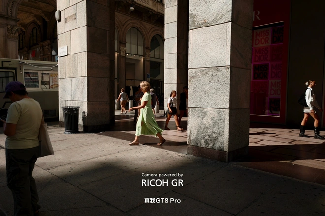 realme "nhá hàng" ảnh chụp từ realme GT 8 Pro với tone màu Ricoh đặc trưng- Ảnh 2. realme "nhá hàng" ảnh chụp từ realme GT 8 Pro với tone màu Ricoh đặc trưng- Ảnh 2.