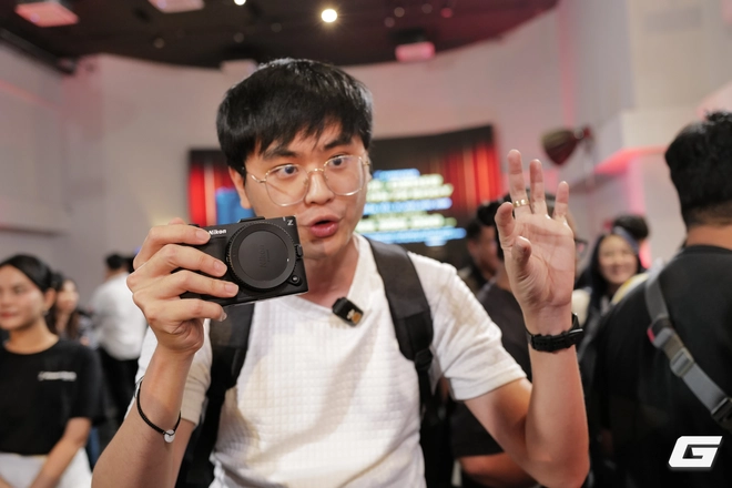 Nikon ZR chính thức ra mắt tại Việt Nam: Cinema Camera full-frame đầu tiên của Nikon sau khi thâu tóm RED, giá 61,99 triệu đồng- Ảnh 16. Nikon ZR chính thức ra mắt tại Việt Nam: Cinema Camera full-frame đầu tiên của Nikon sau khi thâu tóm RED, giá 61,99 triệu đồng- Ảnh 16.