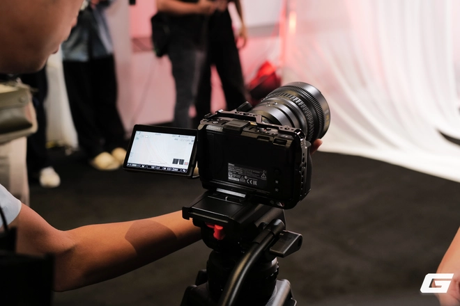 Nikon ZR chính thức ra mắt tại Việt Nam: Cinema Camera full-frame đầu tiên của Nikon sau khi thâu tóm RED, giá 61,99 triệu đồng- Ảnh 18. Nikon ZR chính thức ra mắt tại Việt Nam: Cinema Camera full-frame đầu tiên của Nikon sau khi thâu tóm RED, giá 61,99 triệu đồng- Ảnh 18.