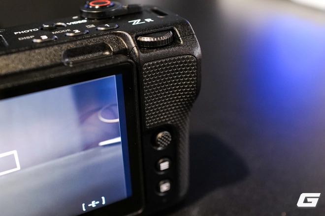 Nikon ZR chính thức ra mắt tại Việt Nam: Cinema Camera full-frame đầu tiên của Nikon sau khi thâu tóm RED, giá 61,99 triệu đồng- Ảnh 11. Nikon ZR chính thức ra mắt tại Việt Nam: Cinema Camera full-frame đầu tiên của Nikon sau khi thâu tóm RED, giá 61,99 triệu đồng- Ảnh 11.