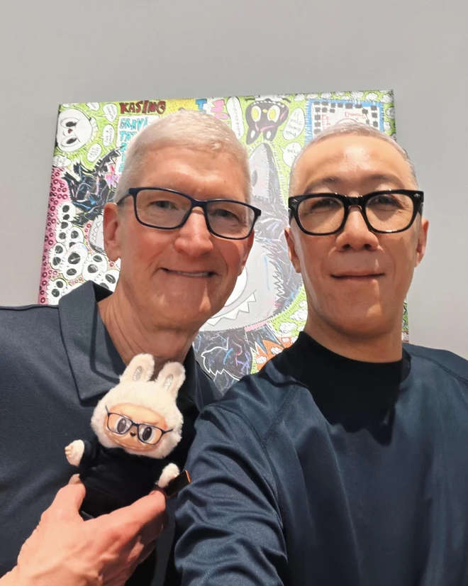 CEO Tim Cook: "Tôi yêu Labubu", cổ phiếu Pop Mart ngay lập tức tăng 6%- Ảnh 1. CEO Tim Cook: "Tôi yêu Labubu", cổ phiếu Pop Mart ngay lập tức tăng 6%- Ảnh 1.