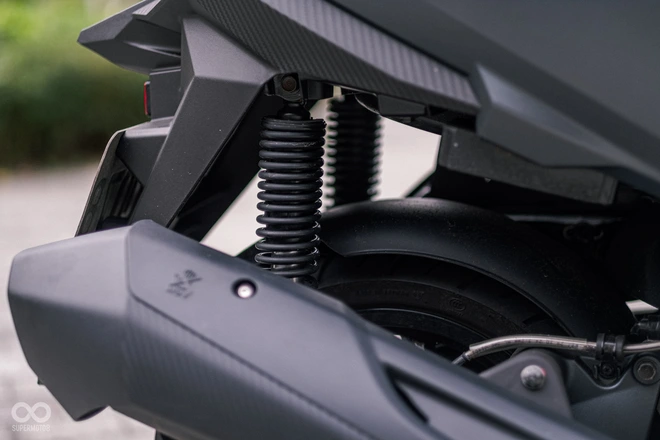 SYM bất ngờ ra mắt mẫu xe tay ga sở hữu nhiều trang bị 'ăn đứt' Honda SH! - Ảnh 10.