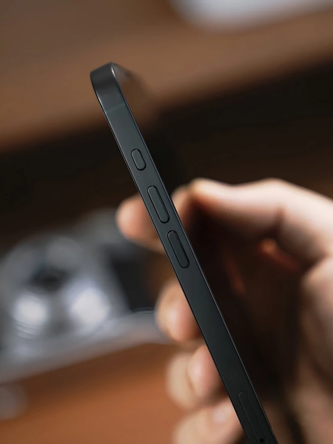 Đích thân CEO Tim Cook đăng bài "nhá hàng" sản phẩm mới sắp ra mắt vào ngày 19/2: Người đồn iPhone SE 4, kẻ đoán iPhone 16E- Ảnh 6. Đích thân CEO Tim Cook đăng bài "nhá hàng" sản phẩm mới sắp ra mắt vào ngày 19/2: Người đồn iPhone SE 4, kẻ đoán iPhone 16E- Ảnh 6.