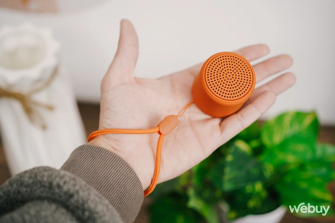 "Tuyển tập" loạt loa mini nhỏ gọn, giá chỉ từ hơn 100.000 đồng mà có thiết kế siêu đẹp, chất âm khá, pin nghe cả ngày không hết- Ảnh 15. "Tuyển tập" loạt loa mini nhỏ gọn, giá chỉ từ hơn 100.000 đồng mà có thiết kế siêu đẹp, chất âm khá, pin nghe cả ngày không hết- Ảnh 15.