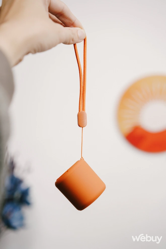 "Tuyển tập" loạt loa mini nhỏ gọn, giá chỉ từ hơn 100.000 đồng mà có thiết kế siêu đẹp, chất âm khá, pin nghe cả ngày không hết- Ảnh 14. "Tuyển tập" loạt loa mini nhỏ gọn, giá chỉ từ hơn 100.000 đồng mà có thiết kế siêu đẹp, chất âm khá, pin nghe cả ngày không hết- Ảnh 14.