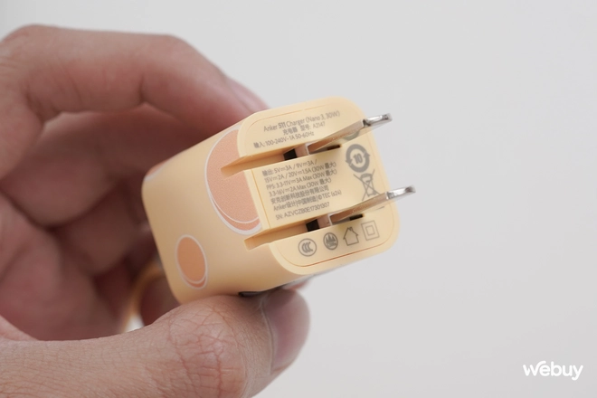 Trên tay củ sạc và cáp sạc Tom & Jerry, giá chỉ từ hơn 100.000 đồng- Ảnh 9. Trên tay củ sạc và cáp sạc Tom & Jerry, giá chỉ từ hơn 100.000 đồng- Ảnh 9.