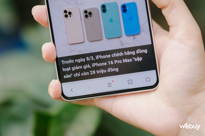 Có hơn 4 triệu không mua máy này thì mua máy nào: Thiết kế đẹp, chip Snapdragon 7 Gen 3, pin 6.000mAh, sẵn tiếng Việt- Ảnh 12. Có hơn 4 triệu không mua máy này thì mua máy nào: Thiết kế đẹp, chip Snapdragon 7 Gen 3, pin 6.000mAh, sẵn tiếng Việt- Ảnh 12.