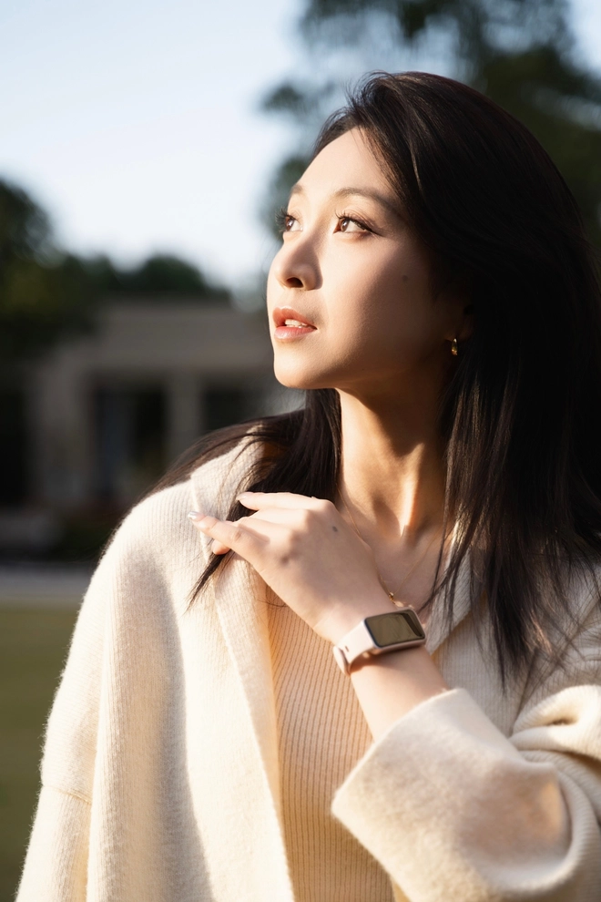 Ảnh thực tế Huawei Band 10: Thiết kế viền nhôm, pin nửa tháng, liệu có thành "smartband quốc dân" tiếp theo của người Việt?- Ảnh 6. Ảnh thực tế Huawei Band 10: Thiết kế viền nhôm, pin nửa tháng, liệu có thành "smartband quốc dân" tiếp theo của người Việt?- Ảnh 6.