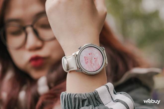 Smartwatch thương hiệu Việt giá chưa tới một triệu đồng: Thiết kế cao cấp, màn hình sáng đẹp, có gọi điện Zalo/Messenger, pin 5 ngày- Ảnh 5. Smartwatch thương hiệu Việt giá chưa tới một triệu đồng: Thiết kế cao cấp, màn hình sáng đẹp, có gọi điện Zalo/Messenger, pin 5 ngày- Ảnh 5.