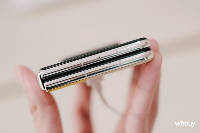 Trên tay smartphone gập độc dị nhất thế giới chỉ Huawei làm được: Thiết kế như máy đọc sách, chụp ảnh cực đẹp, giá như được mang về bán chính hãng!- Ảnh 11. Trên tay smartphone gập độc dị nhất thế giới chỉ Huawei làm được: Thiết kế như máy đọc sách, chụp ảnh cực đẹp, giá như được mang về bán chính hãng!- Ảnh 11.