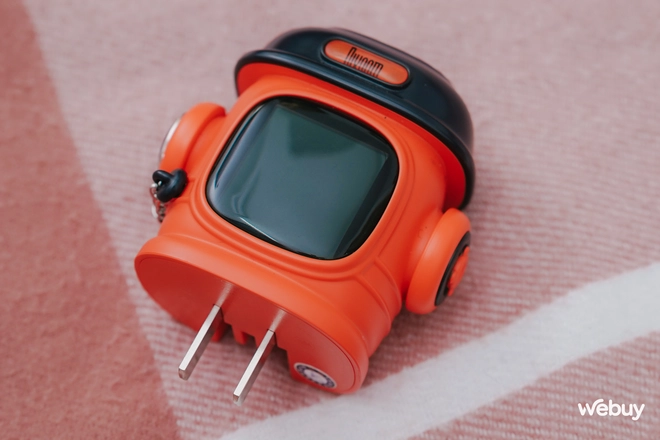 Củ sạc giờ phát triển tới mức này luôn: Thiết kế độc lạ, có cả màn hình màu, kết nối Bluetooth, thậm chí chơi được cả game- Ảnh 6. Củ sạc giờ phát triển tới mức này luôn: Thiết kế độc lạ, có cả màn hình màu, kết nối Bluetooth, thậm chí chơi được cả game- Ảnh 6.