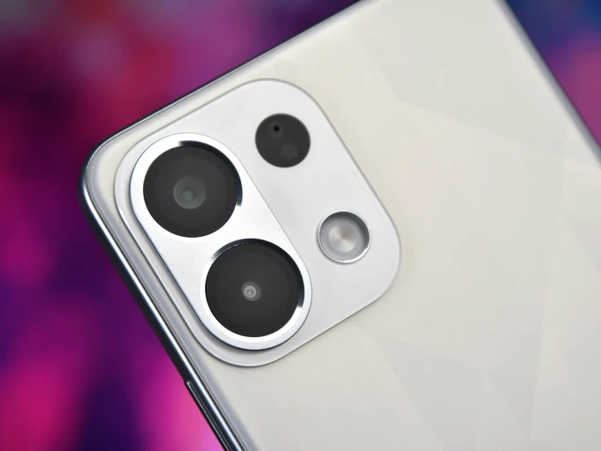 Tin được không: Điện thoại giá 4 triệu của OPPO có pin 7.000mAh, camera 50MP, màn hình AMOLED kèm chip Snapdragon- Ảnh 6. Tin được không: Điện thoại giá 4 triệu của OPPO có pin 7.000mAh, camera 50MP, màn hình AMOLED kèm chip Snapdragon- Ảnh 6.