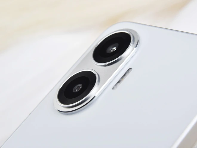 Ngắm kỹ điện thoại mới của Xiaomi: Pin khủng 7.550mAh Ngắm kỹ điện thoại mới của Xiaomi: Pin khủng 7.550mAh