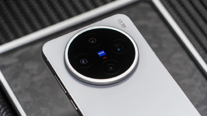 Trên tay vivo X200s: Chip Dimensity 9400+ cực mạnh, pin khủng 6.200mAh, camera chụp 4 mùa, thay được nền trời, thay cả mặt trăng, giá 14,9 triệu đồng- Ảnh 27. Trên tay vivo X200s: Chip Dimensity 9400+ cực mạnh, pin khủng 6.200mAh, camera chụp 4 mùa, thay được nền trời, thay cả mặt trăng, giá 14,9 triệu đồng- Ảnh 27.