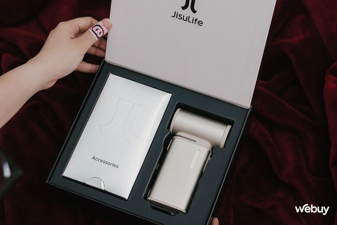 Tôi bỏ hơn 1 triệu đồng mua quạt cầm tay xịn nhất Tôi bỏ hơn 1 triệu đồng mua quạt cầm tay xịn nhất