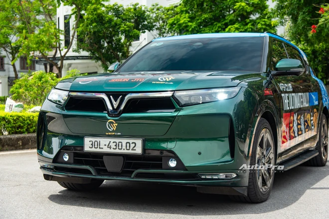 Lái VinFast VF 9 ‘gánh team’ leo núi Tây Bắc sạt lở, chủ xe chia sẻ: ‘Cố phá mãi xe chưa hỏng, dùng xong bỏ xó xe sang ở nhà’- Ảnh 2. Lái VinFast VF 9 ‘gánh team’ leo núi Tây Bắc sạt lở, chủ xe chia sẻ: ‘Cố phá mãi xe chưa hỏng, dùng xong bỏ xó xe sang ở nhà’- Ảnh 2.