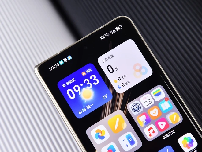 Honor Magic V5 ra mắt quốc tế, giá 43 triệu đồng- Ảnh 4. Honor Magic V5 ra mắt quốc tế, giá 43 triệu đồng- Ảnh 4.