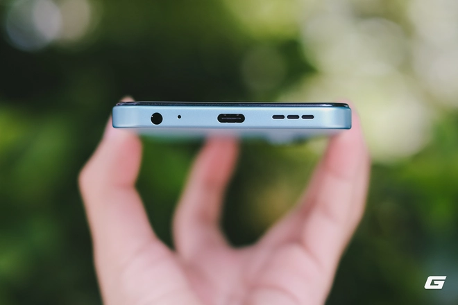 Trên tay điện thoại giá 2 triệu hơn nhưng thiết kế giống iPhone 17, có bán chính hãng- Ảnh 7. Trên tay điện thoại giá 2 triệu hơn nhưng thiết kế giống iPhone 17, có bán chính hãng- Ảnh 7.