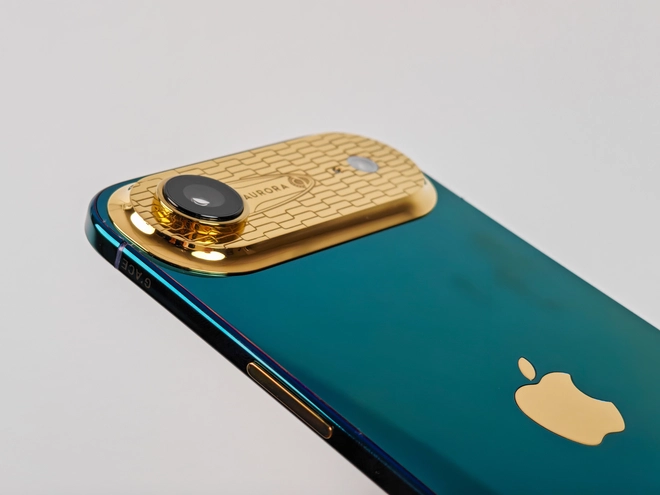 iPhone Air đã có phiên bản giới hạn sau khi mở bán được 1 tuần: Mạ xanh ngọc lục bảo, do nghệ nhân Việt chế tác- Ảnh 2. iPhone Air đã có phiên bản giới hạn sau khi mở bán được 1 tuần: Mạ xanh ngọc lục bảo, do nghệ nhân Việt chế tác- Ảnh 2.