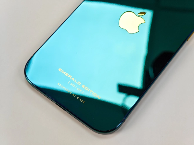 iPhone Air đã có phiên bản giới hạn sau khi mở bán được 1 tuần: Mạ xanh ngọc lục bảo, do nghệ nhân Việt chế tác- Ảnh 6. iPhone Air đã có phiên bản giới hạn sau khi mở bán được 1 tuần: Mạ xanh ngọc lục bảo, do nghệ nhân Việt chế tác- Ảnh 6.