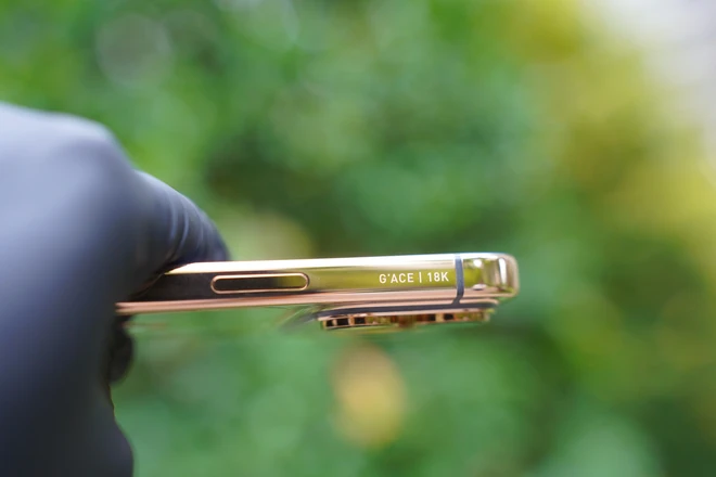 iPhone Air đã có phiên bản giới hạn sau khi mở bán được 1 tuần: Mạ xanh ngọc lục bảo, do nghệ nhân Việt chế tác- Ảnh 13. iPhone Air đã có phiên bản giới hạn sau khi mở bán được 1 tuần: Mạ xanh ngọc lục bảo, do nghệ nhân Việt chế tác- Ảnh 13.