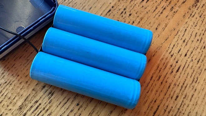 Mổ bụng sạc dự phòng 9 triệu mAh giá rẻ trên eBay: Sự thật trần trụi về cú lừa dung lượng ảo - Ảnh 5.