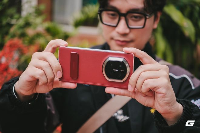 Mở hộp điện thoại gập 55 triệu chính hãng của Huawei: Pin lớn, camera chụp đẹp, không Google, không 5G - ai sẽ mua? - Ảnh 14.