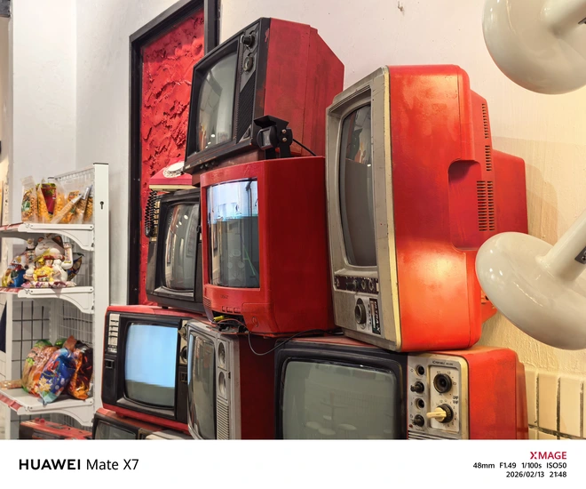 Mở hộp điện thoại gập 55 triệu chính hãng của Huawei: Pin lớn, camera chụp đẹp, không Google, không 5G - ai sẽ mua? - Ảnh 16.