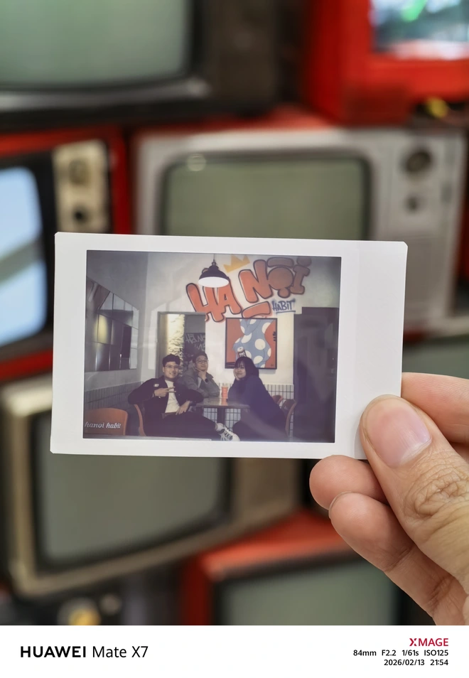 Mở hộp điện thoại gập 55 triệu chính hãng của Huawei: Pin lớn, camera chụp đẹp, không Google, không 5G - ai sẽ mua? - Ảnh 21.