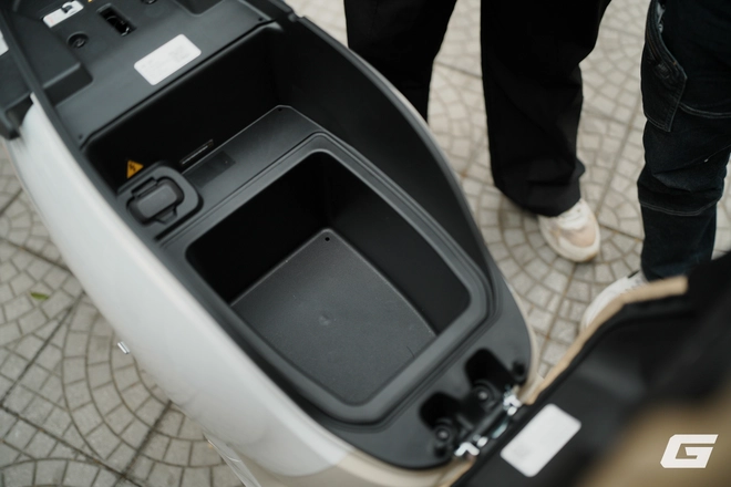 Xe máy điện YADEA ngon - bổ - đẹp sắp bán: Pin đi 180km, tốc độ tối đa 63km/h, có màn hình để xe bản đồ - Ảnh 8.