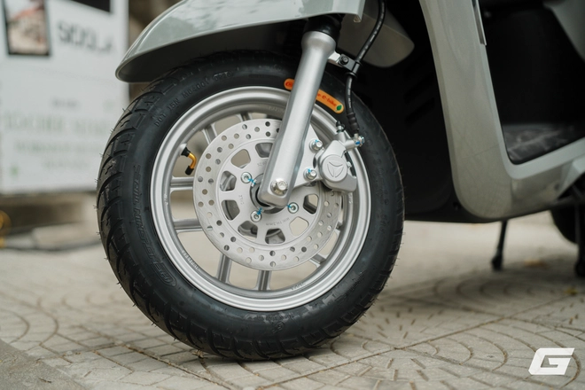 Xe máy điện YADEA ngon - bổ - đẹp sắp bán: Pin đi 180km, tốc độ tối đa 63km/h, có màn hình để xe bản đồ - Ảnh 7.