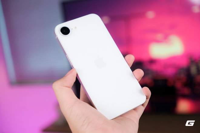 Trên tay đủ 3 màu iPhone 17e chính hãng: Thiết kế không đổi, màu hồng là điểm nhấn, hiệu năng cực mạnh, giá 18 triệu - Ảnh 6.
