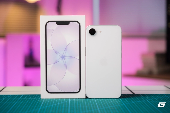 Trên tay đủ 3 màu iPhone 17e chính hãng: Thiết kế không đổi, màu hồng là điểm nhấn, hiệu năng cực mạnh, giá 18 triệu - Ảnh 5.