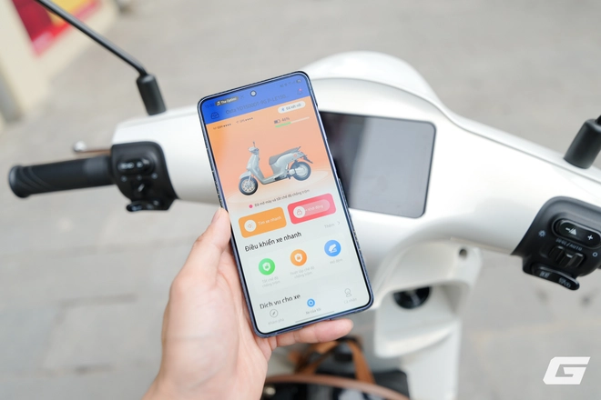 Trải nghiệm Yadea Osta H+: Xe 50cc nhưng nhiều công nghệ xịn, có màn hình chỉ đường, mở khóa từ xa, giá sale dưới 25 triệu - Ảnh 12.