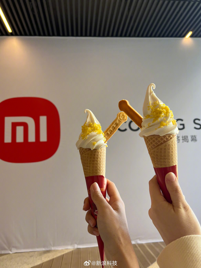 Xiaomi ra mắt kem "Pro" v&agrave; kem "Max" - nghe tưởng ra flagship mới, h&oacute;a ra... kem ốc quế căng tin - Ảnh 3.