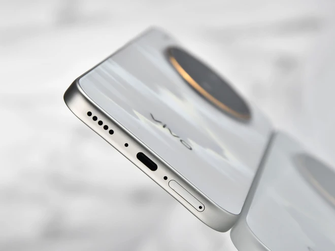 Lại có điện thoại pin 10.200mAh - Ảnh 3.