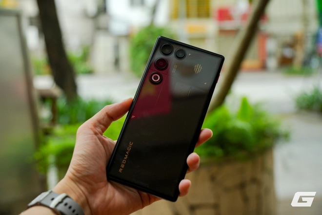 REDMAGIC 11 Air: Gaming phone đẹp hiếm thấy, mỏng nhẹ nhưng pin trâu, chơi game “chiến” thật sự nhưng camera xứng đáng phải chê - Ảnh 3.