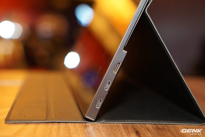[CES 2020] Cận cảnh m&agrave;n h&igrave;nh di động MSI Optix MAG161: Hiển thị th&ecirc;m th&ocirc;ng tin cho gamer, gọn nhẹ, c&oacute; bao da bảo vệ ki&ecirc;m ch&acirc;n đứng - Ảnh 5.