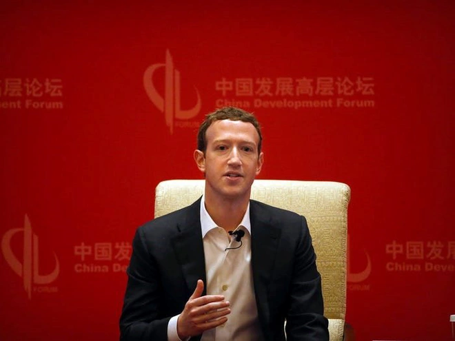 Nh&igrave;n lại thử th&aacute;ch 10 năm của Mark Zuckerberg: từ đeo c&agrave; vạt mỗi ng&agrave;y, chỉ ăn thịt con vật m&igrave;nh giết được tới giải cứu Facebook - Ảnh 2.